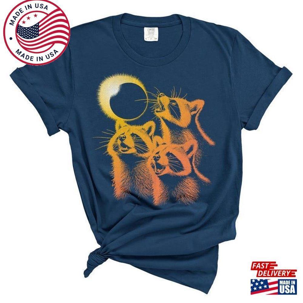 Racoons Howling At The Moon T-Shirt Funny Racoon Shirt